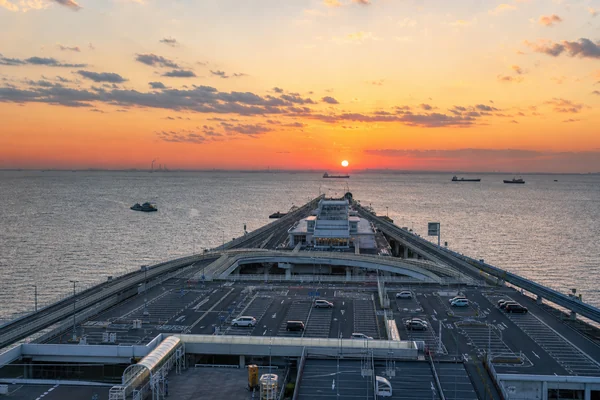 海ほたる周辺で海洋散骨をする｜東京湾アクアライン沖・木更津航路の海域・費用ガイド【2026年版】のサムネイル画像